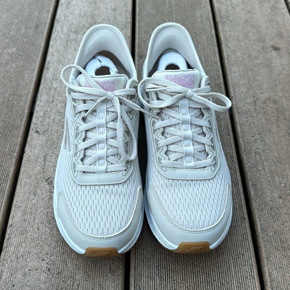 Sketchers Women’s Tennis Shoes - Picture 2 of 8